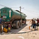 توزیع آب تانکری به مناطق بحرانی ناشی از یخبندان سیستان